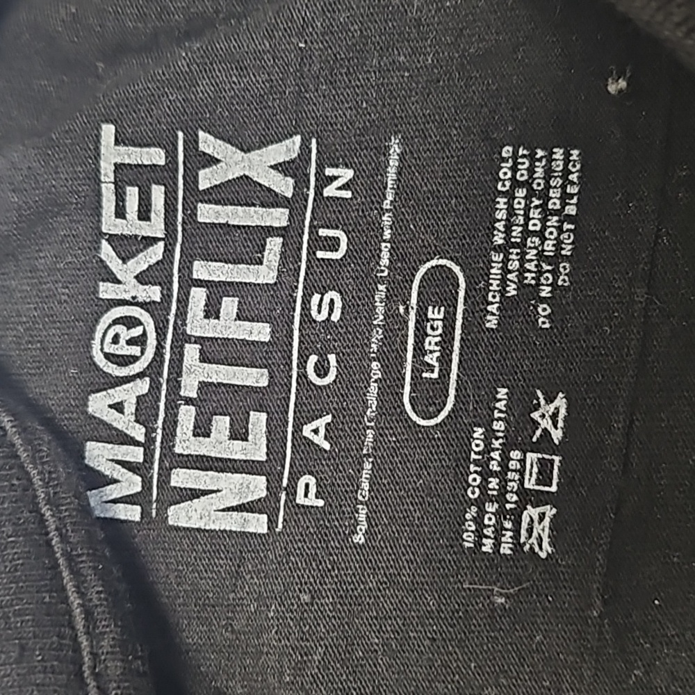 Squid Game Netflix Market T Shirt Mens Large Pacsun Exclusive big Logo - Picture 5 of 9